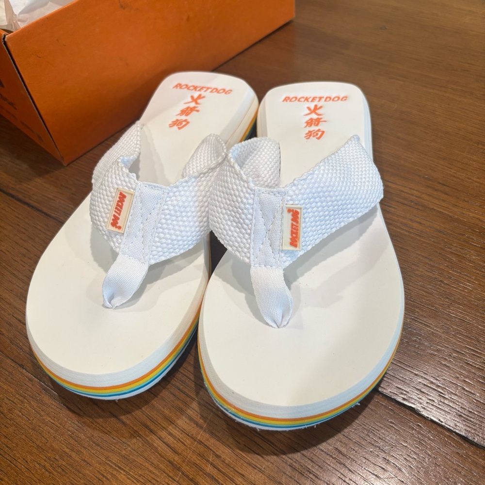 Rocket Dog White Rainbow Platform Flip Flop Sandals Women’s Size 10